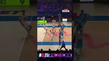 🔥 L'échange incroyable entre les Bleus face et les Slovènes lors de la Ligue des nations #shorts
