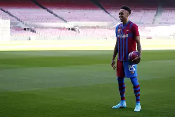 Le Barça "reviendra petit à petit au sommet", promet Aubameyang