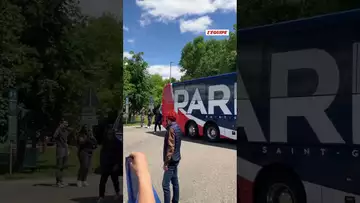 🇫🇷🏆➡️ L'arrivée des Parisiens à leur hôtel à Munich ! #psg #football #championsleague