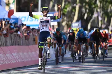Giro : le phénomène Girmay remporte une victoire d'étape historique