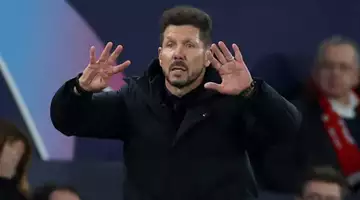 Des projectiles lancés sur Simeone