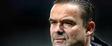 Scandale Ajax : Overmars prend la porte