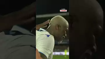👏 La sortie de Djibril Cissé lors de son jubilé à l'Abbé-Deschamps #shorts #football