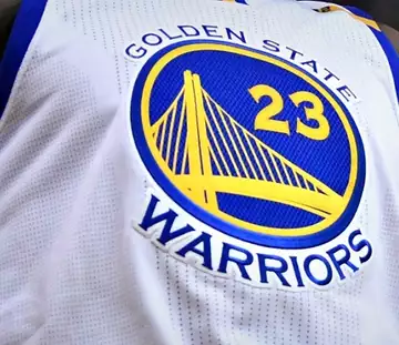 Les Warriors choisissent le même sponsor maillot que le FC Barcelone