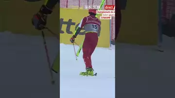 ⛷️ Il perd son ski en pleine course ! #ski #slalom #skiing