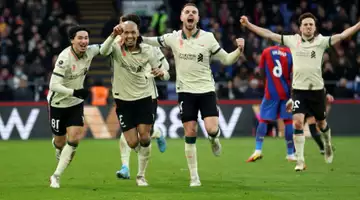 Liverpool garde City sous pression