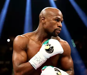 Mayweather met la pression sur McGregor!