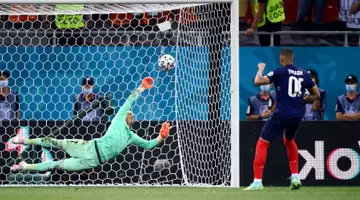 En Suisse, le bourreau des Bleus jouit toujours...