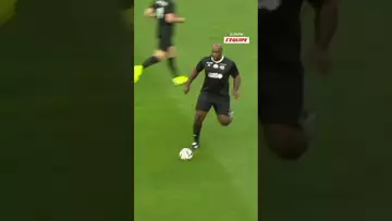 🪄⚽️🔥 Quand il s'agit de technique, Yoann Gourcuff est toujours au rendez-vous ! #shorts #nantes