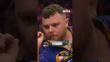 🎯 Josh Rock explose en battant Michael van Gerwen #shorts #mondiaux #flechette