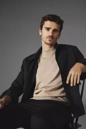 Antoine Griezmann nouveau visage de la marque de vêtements Mango Man