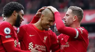 Liverpool prend provisoirement la tête