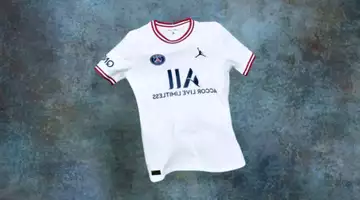 Le nouveau maillot Jordan du PSG dévoilé