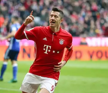 Robert Lewandowski obtient sa licence de management sportif