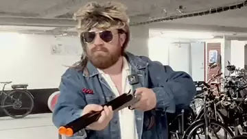 Des combats clandestins dans les parkings de l'Équipe ?! : Le petit filet d'Antoine Pineau