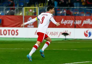 Lewandowski et la Pologne éliminent la Suède