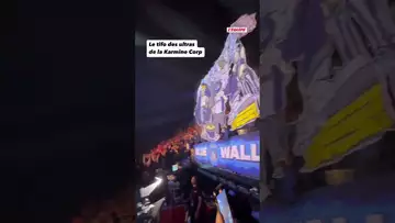🎮 Le tifo des ultras de la Karmine Corp, lors de la première journée de la LEC Roadtrip ! #kc #lol