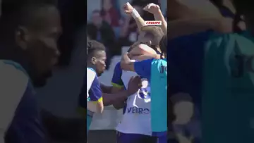 😆😆 Monter au pressing sur le gardien, ça peut être payant.. #seriea #verona #aminsarr #football