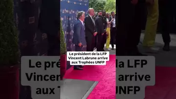 👔🕶️ Le président de la LFP Vincent Labrune arrive aux Trophées UNFP #labrune #lfp #ligue1