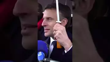 Emmanuel Macron nie avoir parlé de l'avenir de Mbappé lors de leur dîner #shorts #psg #football