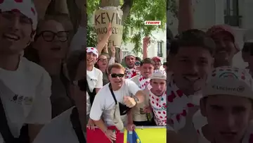 🔥🔥Grosse ambiance rue Lepic pour la dernière étape du Tour de France à Montmartre ! #tdf2025