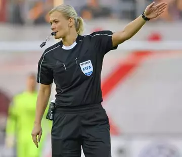 Bundesliga : une femme pourrait arbitrer un match ce dimanche