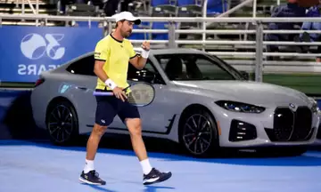 Tennis - Trop près des joueurs, projecteurs allumés... la BMW se fait remarquer sur le court du Delray Beach Open