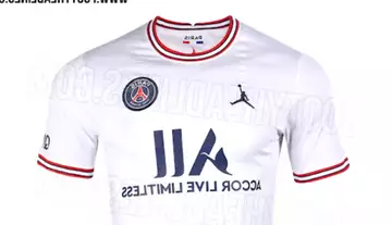 Le 4e maillot du PSG bientôt en vente ?