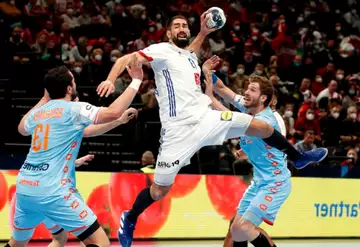 main - euro : France-Islande, pour voir déjà plus loin