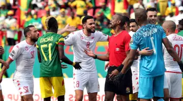 L'arbitre de Tunisie-Mali est parti à l'hôpital !