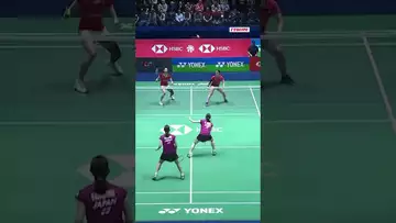 😱 Elle change de raquette en plein échange #shortsvideo #badminton