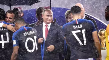 La vidéo embarrassante des Bleus avec Poutine