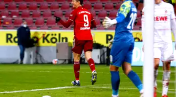 Lewandowski, et trois qui font 300 !