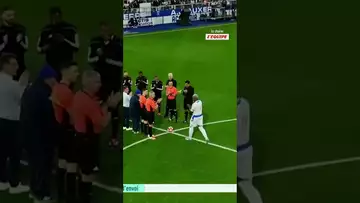 L'entrée de Djibril Cissé pour son jubilé à l'Abbé-Deschamps de l'AJ Auxerre ! #shorts
