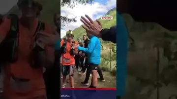 👑 AMBIANCE EXPLOSIVE autour de la gagnante de l'UTMB 2025 Courtney Dauwalter #ultratrailrunner