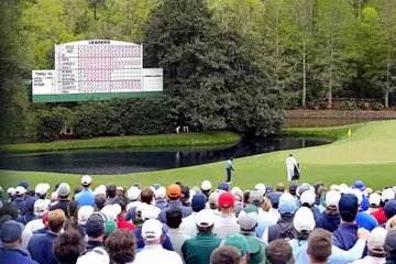 Petr Cech et d'anciens joueurs du Stade Rennais se retrouvent pour une partie de golf endiablée !