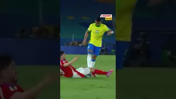 ​​​​🤔​ Casemiro aurait-il dû être expulsé selon vous ? #brésil #foot #seleção