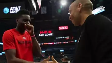 Clint Capela ému en rencontrant son idole Thierry Henry!