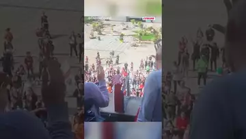 🤩 Les joueurs de Brest célébrés par leur public depuis le balcon de l'Hôtel de ville ! #football