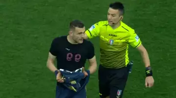 Il provoque l'arbitre pour obtenir une suspension à sa convenance (vidéo)