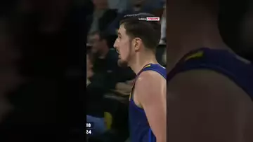 🔥🏀 Le panier à 3 points, avec la faute, totalement fou de Nando De Colo #shorts #basketball