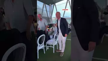 ⚽️🎤 La chanson préféré de Zidane ? #shorts #football #zidane