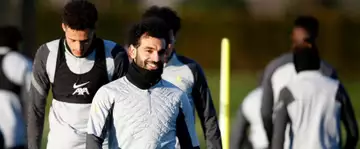 Les joueurs de Liverpool retiennent Salah