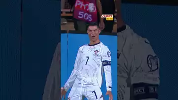 Une frappe incroyable pour signer un doublé et son 140e but en sélection : Cristiano Ronaldo RÉGALE