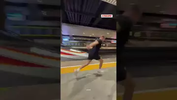 🏀 Nikola Jokić s'amuse à faire la course avec un train à grande vitesse en Chine #nba #jokic #shorts