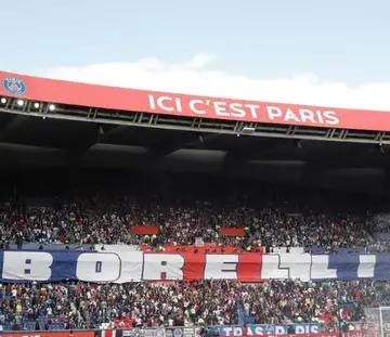 Le Parc des Princes rend hommage à Francis Borelli