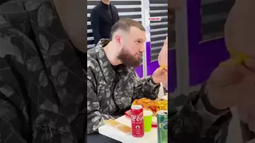 😂 Quand Wemby emmène ses coéquipiers à son kebab favori #nba #basketball