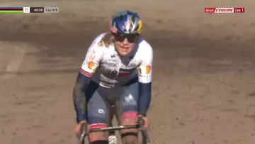 Zoe Bäckstedt réussit le doublé sur la course Espoirs - Cyclocross - Mondiaux