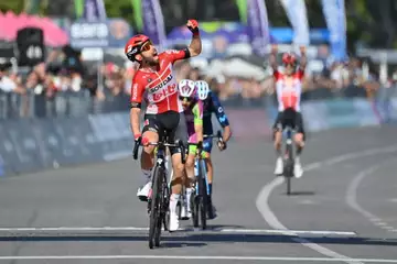 Giro - Un énorme Thomas de Gendt remporte la 8ème étape, Guillaume Martin prend la 4ème place du classement général