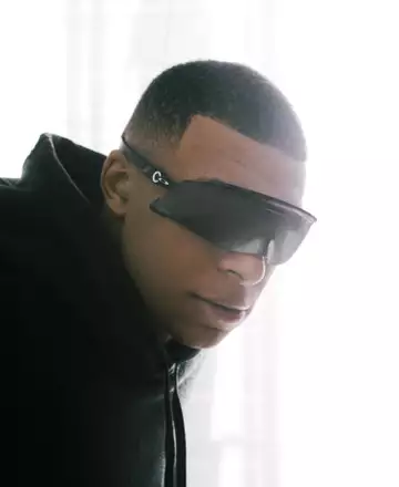 Sponsoring - La marque de lunettes Oakley recrute Kylian Mbappé comme nouvel ambassadeur